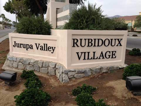 Monument sign lettering Riverside County CA