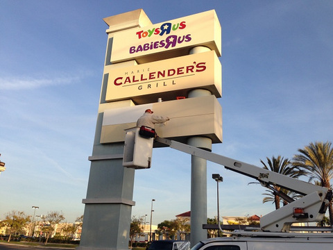 Pylon Sign Neutralization and Vacant Tenant Replacement Orange County