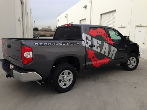 5 Reasons to get car graphics in Orange County