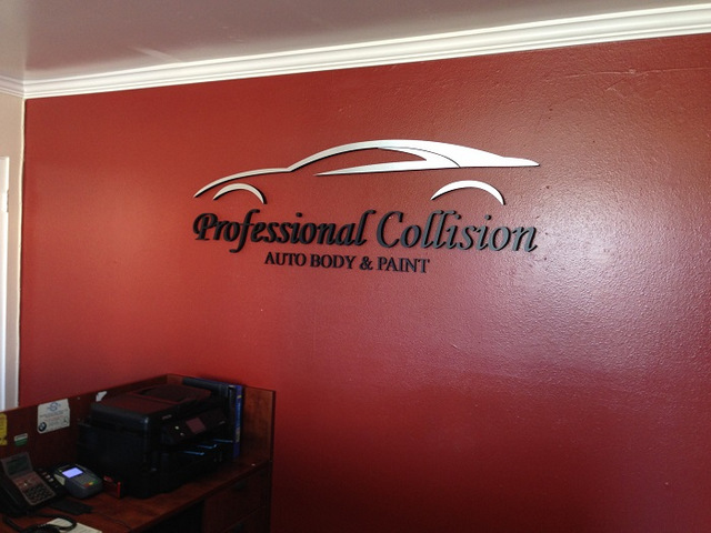 Custom lobby signs for auto collision centers in Orange County
