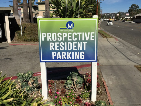 Parking signs for apartment complexes in Orange County CA