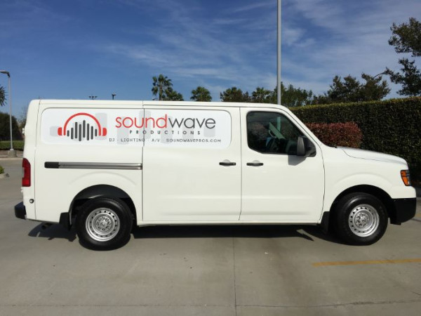 Vehicle Graphics for Mobile Businesses in Orange County